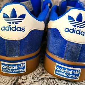 { ADIDAS } Originals Blue Skateboarding shoes